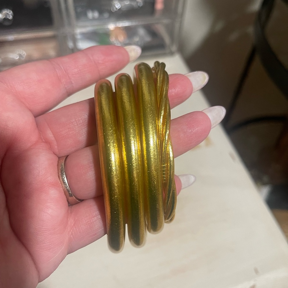 Manika Radiant Gold Bracelet Collection View 3